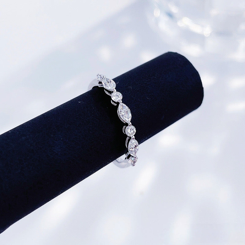 MaisieLin | Dazzling Starry Galaxy Light Luxury Fancy-Shaped Straight-Shank Pave-Set Pt950 Platinum Lab-Grown Diamond Ring for Women