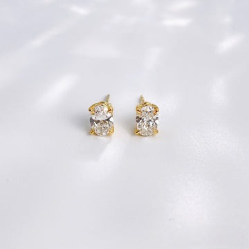 MaisieLin | Minimalist & Stylish Oval Four-Claw 18K Yellow Gold Lab-Grown Diamond Stud Earrings