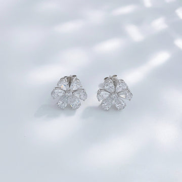 MaisieLin | Starlight & Floral Language Luxury Flower-Shaped Diamond Pt950 Platinum Lab-Grown Diamond Earrings (Stud Style)