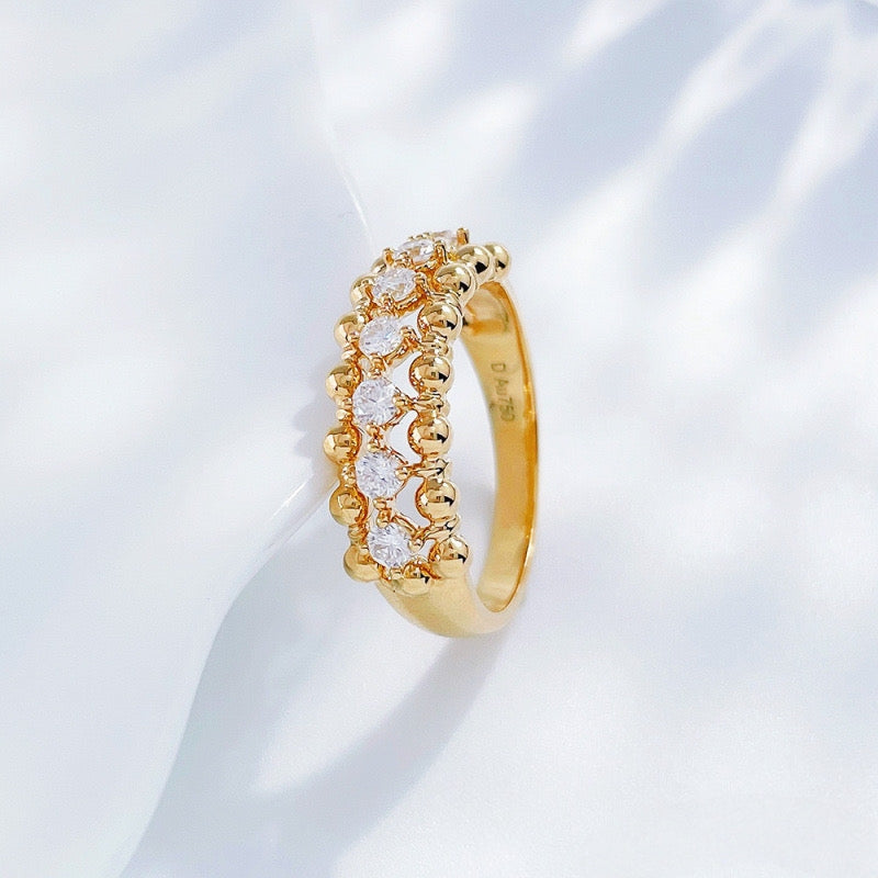 MaisieLin | Dazzling Gold Hoop Light Luxury Stylish Artistic Shank 18K Yellow Gold Lab-Grown Diamond Ring for Women