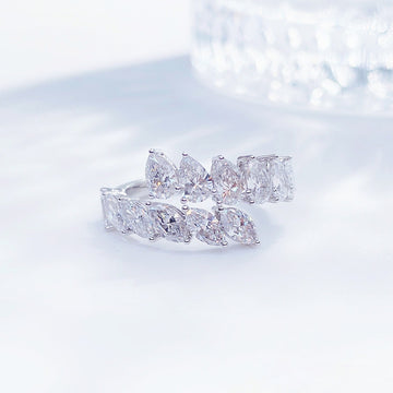 MaisieLin | Crystal Feather Flowing Light Stylish Light Luxury Fancy-Shaped Artistic Shank Pt950 Lab-Grown Diamond Ring for Women