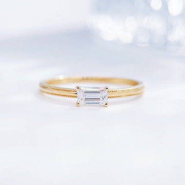 MaisieLin | Minimalist & Stylish Emerald-Cut Straight-Shank 18K Yellow Gold Lab-Grown Diamond Fixed-Size Ring for Women