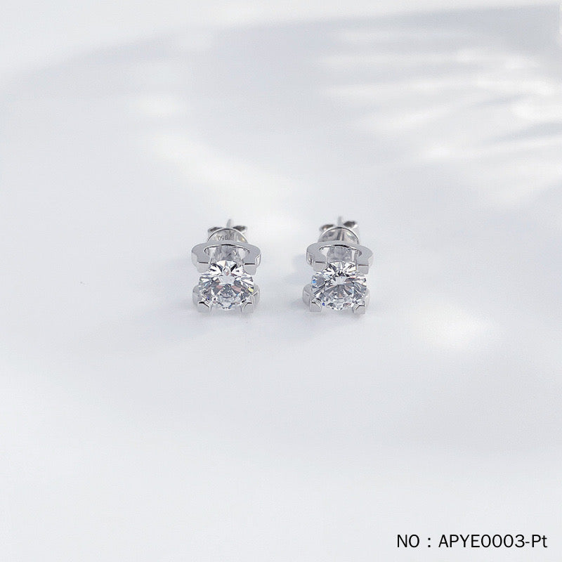 MaisieLin | Bullhead Four-Claw Pt950 Platinum Lab-Grown Diamond Earrings (Stud Style)