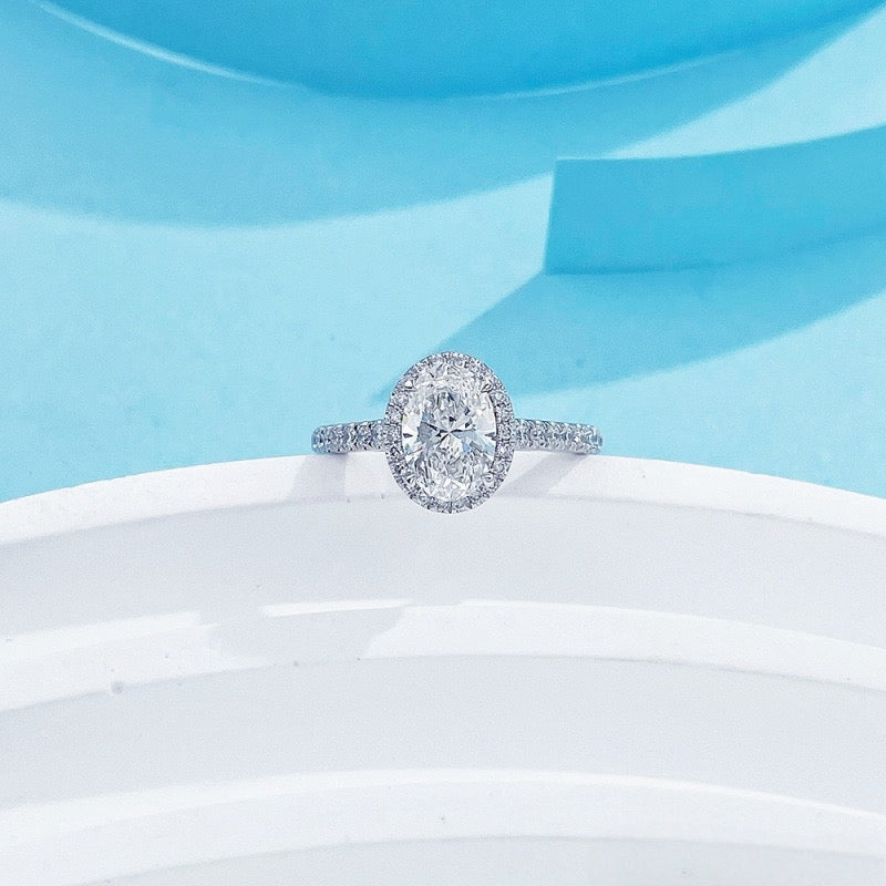 MaisieLin | Luxury & Stylish Engagement Ring with Straight-Shank, Four-Claw Setting, Dazzling Size-Enhancing Oval Pt950 Platinum Lab-Grown Fancy Shape Diamond Ring for Women