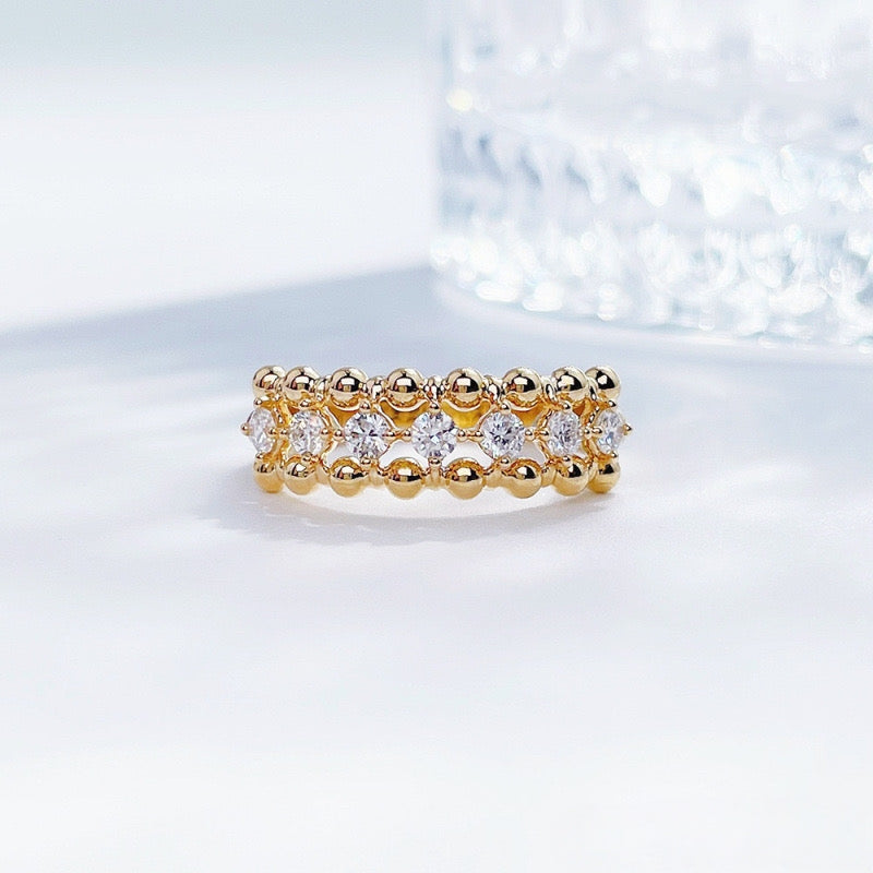 MaisieLin | Dazzling Gold Hoop Light Luxury Stylish Artistic Shank 18K Yellow Gold Lab-Grown Diamond Ring for Women